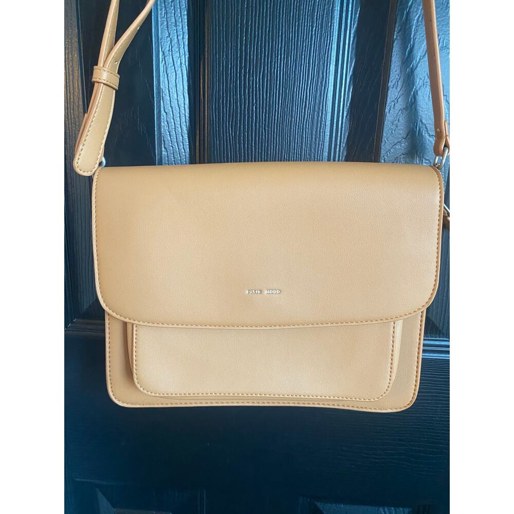 Pixie Mood Zoe crossbody bag honey-colored vegan leather
